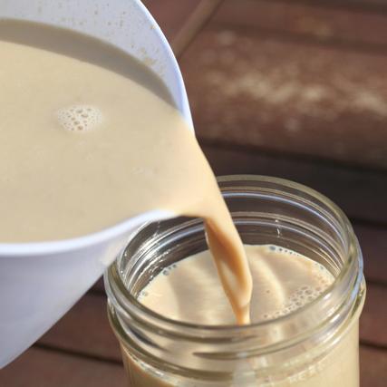 Leche evaporada y crema dulce 15 Kg caja plástica